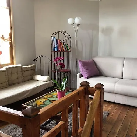 Maison De Charme Avec Vue Sur La Cité Médiévale. Сasa de vacaciones