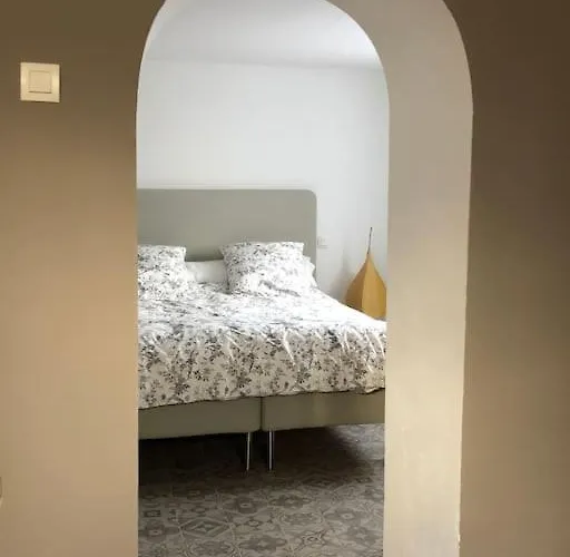 Maison De Charme Avec Vue Sur La Cite Medievale. بيت للعطل قرقشونه